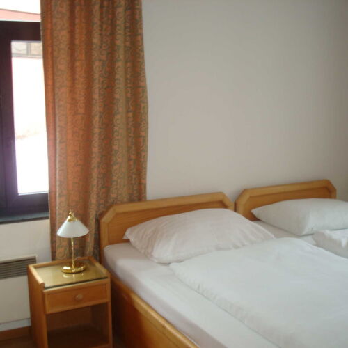 Apartman se sprchou s vlastní kuchyňkou pro 3 os. se 2 ložnicemi