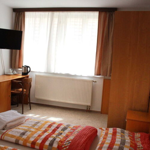 Pokoj se sprchou  pro 3 os.