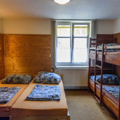 Apartman se sprchou  pro 5 os.