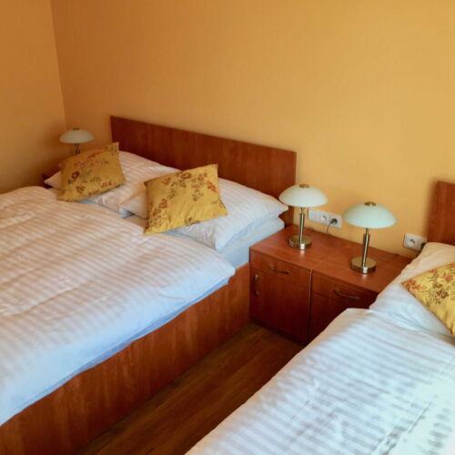 Pokoj s klimatizací s vanou pro 3 os.