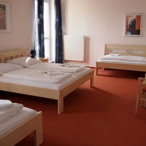 Pokoj se sprchou  pro 4 os.