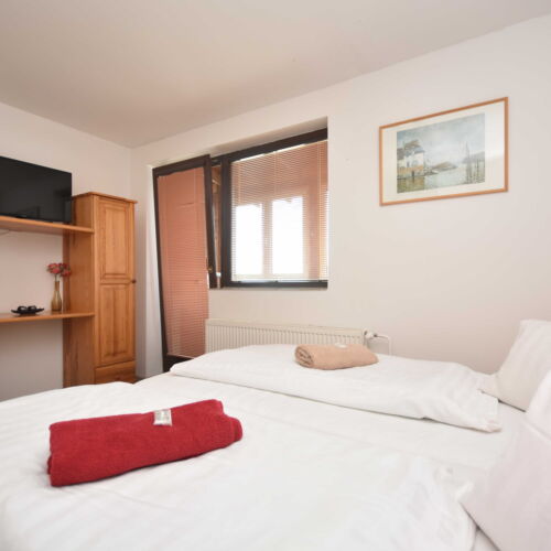 Pokoj se sprchou s balkónem pro 2 os.