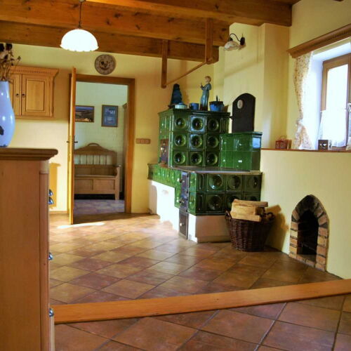 Apartman s vlastní kuchyňkou s privátní koupelnou mimo apartmán pro 9 os. (s možností přistýlky)