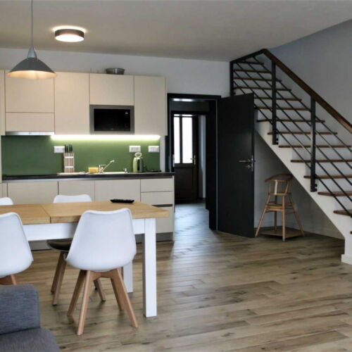Apartman se sprchou s vlastní kuchyňkou pro 4 os. (s možností přistýlky)