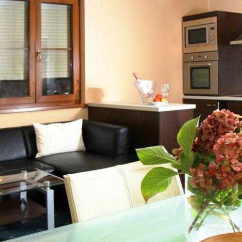 Pokój 3-osobowy z prysznicem z aneksem kuchennym (możliwa dostawka)