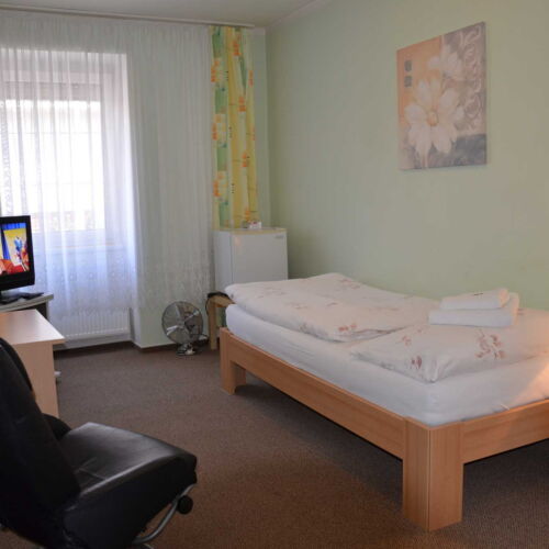 Pokoj se sprchou s klimatizací pro 1 os.