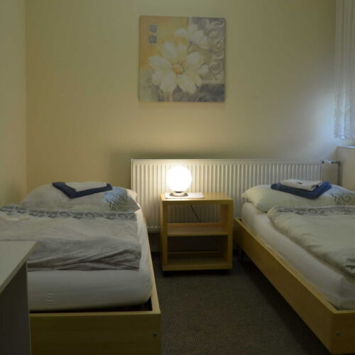 Pokoj se sprchou s klimatizací pro 2 os.