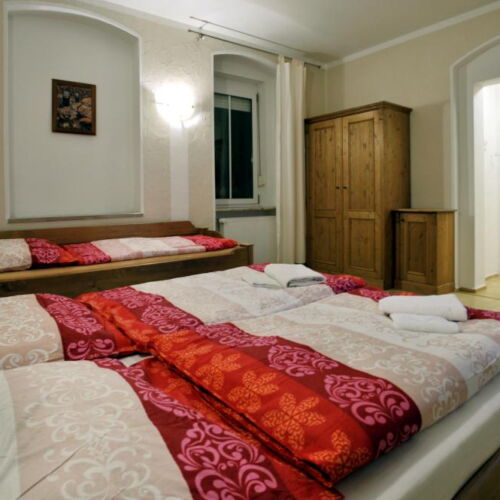 Apartament cu duș cu chicinetă proprie pentru 4 pers.