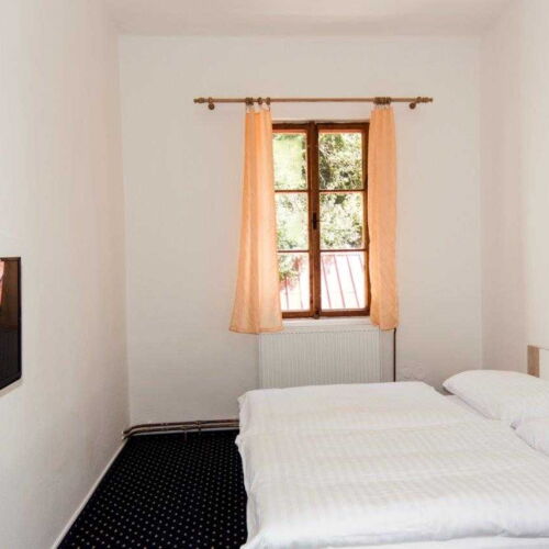 Pokoj se sprchou  pro 2 os.