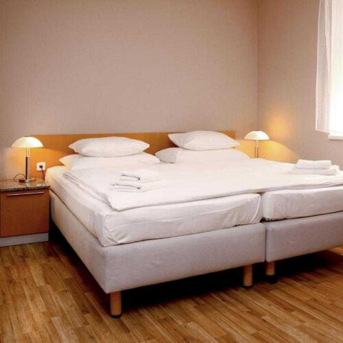 Apartament cu duș cu chicinetă proprie cu 1 camera pentru 4 pers.