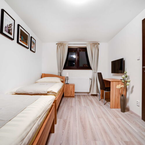 Pokoj se sprchou s terasou pro 2 os.