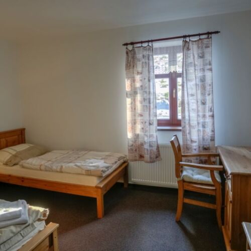 Twin Room with Shower (extra bed available)