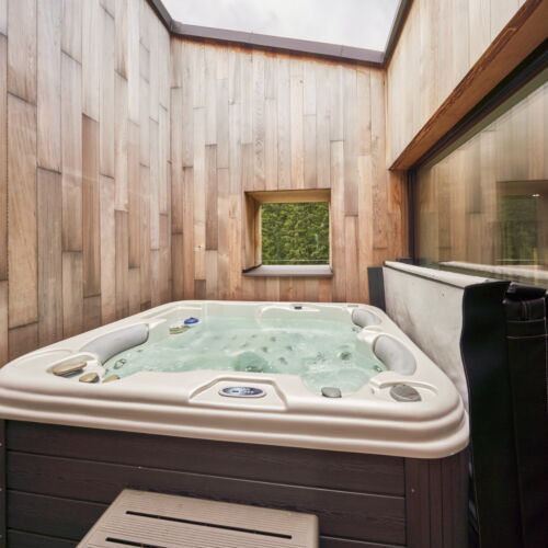 Camera cvadrupla cu duș cu bucătărie proprie (se poate solicita pat suplimentar)