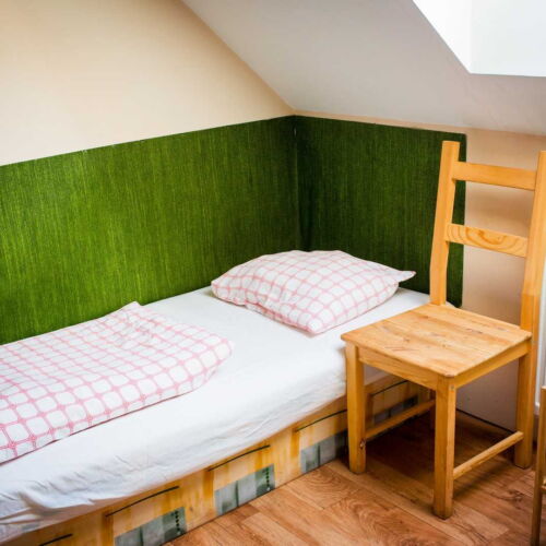 Pokoj se sprchou s privátní koupelnou mimo apartmán pro 2 os.