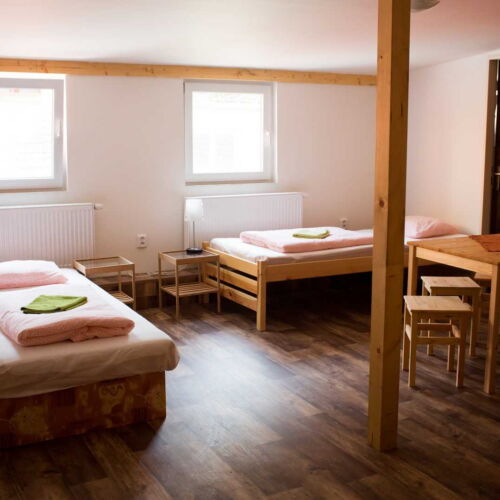 Pokoj se sprchou  pro 6 os.