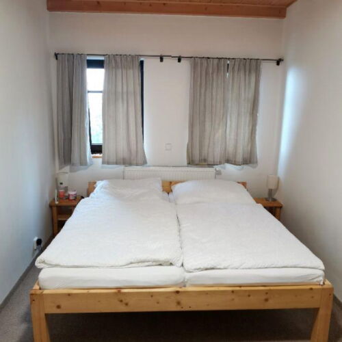 Camera dubla cu duș tV cu ecran plat