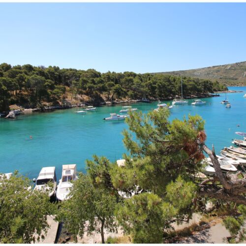 Apartament cu aer condiționat cu vedere spre mare cu 2 camere pentru 4 pers.