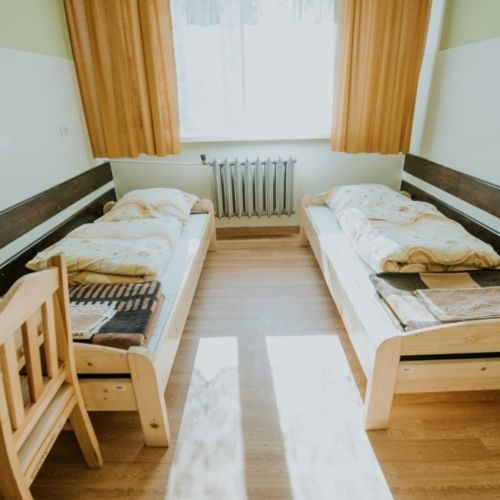 Pokój 2-osobowy z łazienką z prysznicem (możliwa dostawka)