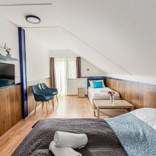 Pokoj s balkónem s klimatizací pro 3 os.