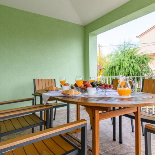 Sea View 3-Room Air Conditioned Apartment for 6 Persons