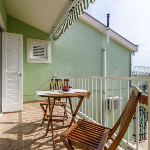 Sea View 2-Room Air Conditioned Apartment for 3 Persons