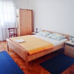 Upstairs 3-Room Apartment for 5 Persons