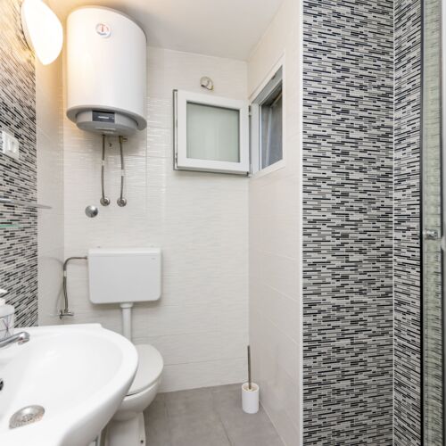 Apartament 4-osobowy z klimatyzacją z widokiem na morze z 2 pomieszczeniami sypialnianymi