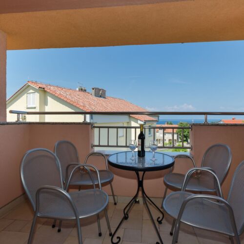 Na katu Klimatiziran apartman za 4 osoba(e) sa 2 spavaće(om) sobe(om)