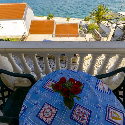 Apartament 3-osobowy z klimatyzacją z widokiem na morze z 2 pomieszczeniami sypialnianymi