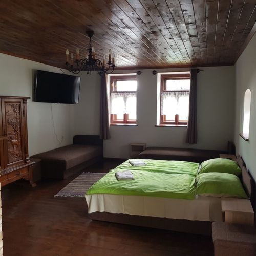 Mountain View Farmhouse for 4 Persons