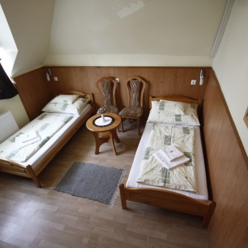 Rezydencja pokój 4-osobowy Komfort Przyjazny podróżom rodzinnym z 2 pomieszczeniami sypialnianymi