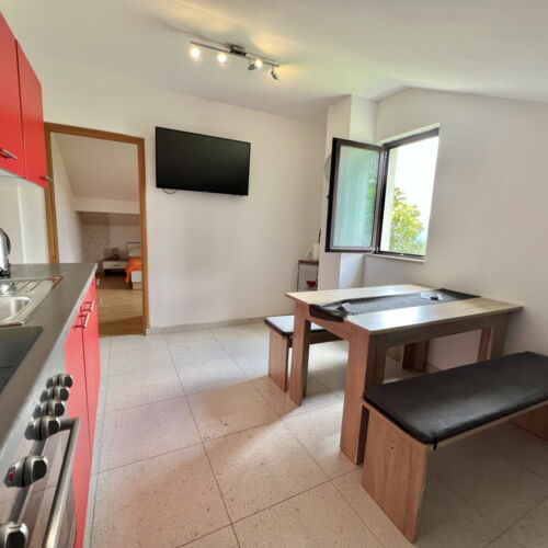 Upstairs 3-Room Air Conditioned Apartment for 7 Persons