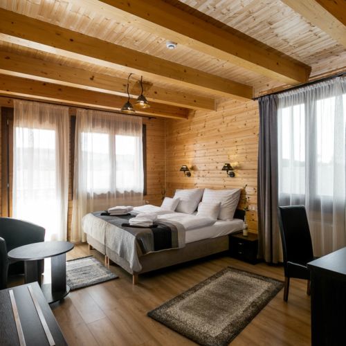 Camera dubla superior (se poate solicita pat suplimentar)