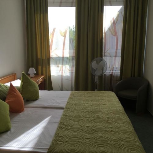 Camera dubla standard cu bucătărie comună