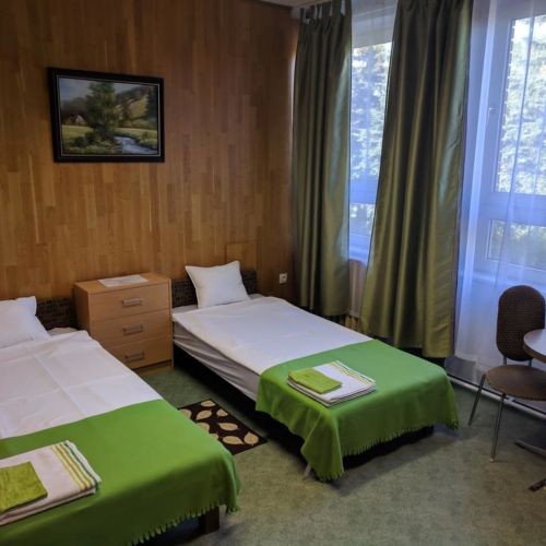 Camera tripla standard Plus