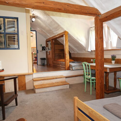 1-Room Air Conditioned Apartment for 3 Persons ensuite