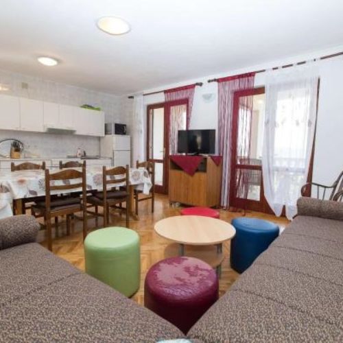 Sea View Upstairs 3-Room Apartment for 7 Persons