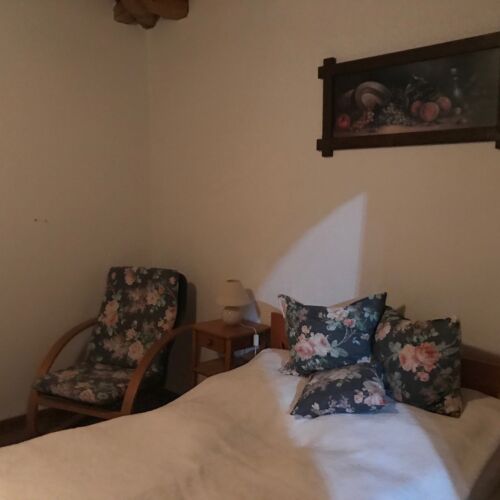 Casa rustică familial(ă) la parter pentru 5 pers. (se inchirieaza doar integral) (se poate solicita pat suplimentar)