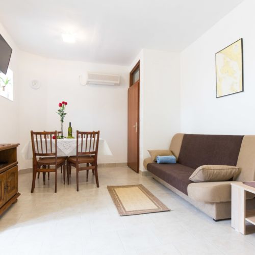 Apartament întreaga unitate cu aer condiționat cu 3 camere pentru 5 pers.