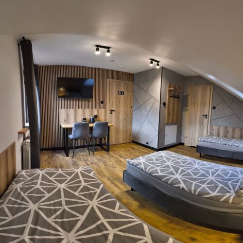 Pokój 3-osobowy na poddaszu Standard