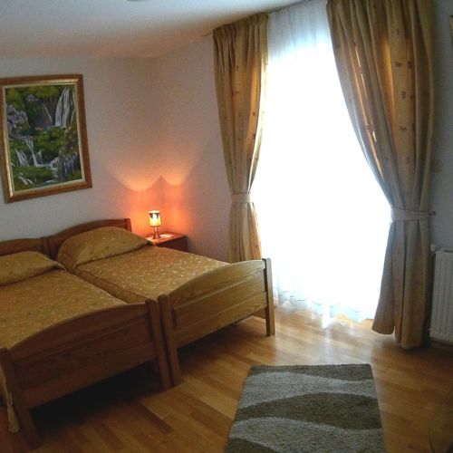 Standard Pokoj s manželskou postelí na poschodí