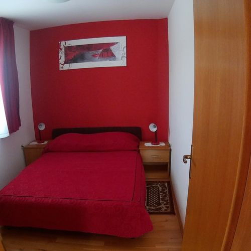 Apartman pro 4 os. se 2 ložnicemi s výhledem na hory na poschodí (s možností přistýlky)