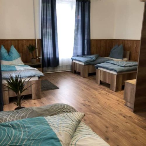 Pokój 4-osobowy na parterze z łazienką