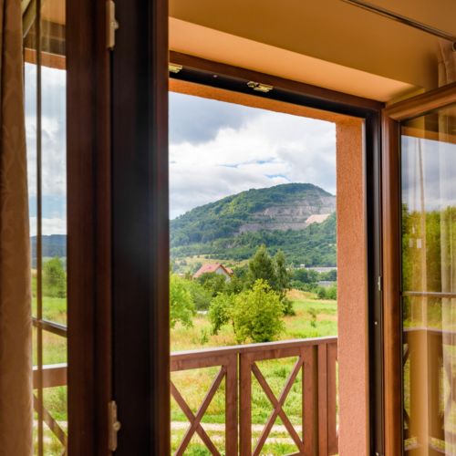 Familie Vierbettzimmer mit Aussicht auf die Berge