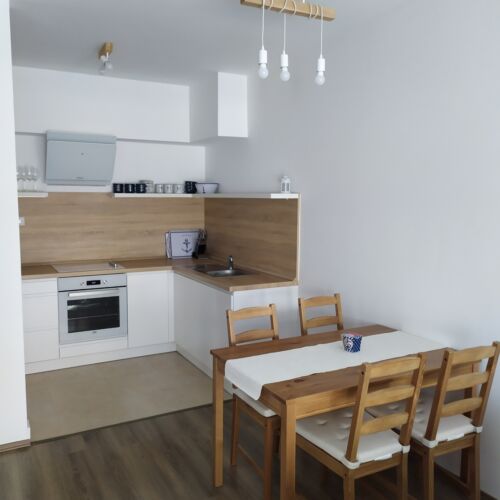 Apartament 4-osobowy z balkonem z widokiem na jezioro z 2 pomieszczeniami sypialnianymi
