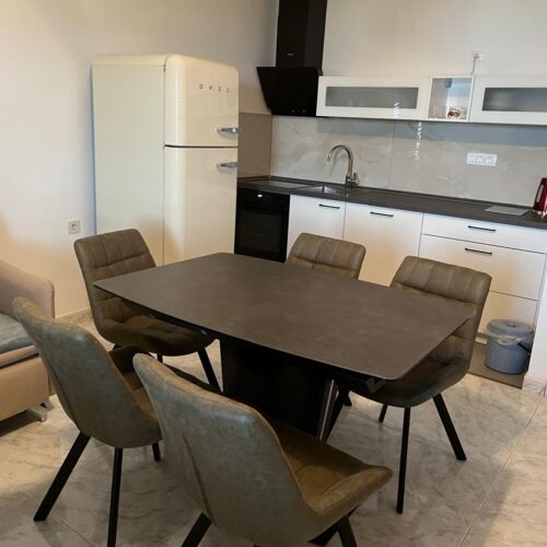 Classic Upstairs 3-Room Apartment for 5 Persons