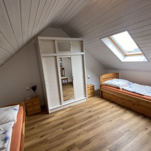 Apartament cu panoramă cu vedere spre mare pentru 2 pers. (se inchirieaza doar integral) (se poate solicita pat suplimentar)