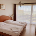 Standard Plus 2-Zimmer-Apartment für 4 Personen mit Panorama auf den See (Zusatzbett möglich)