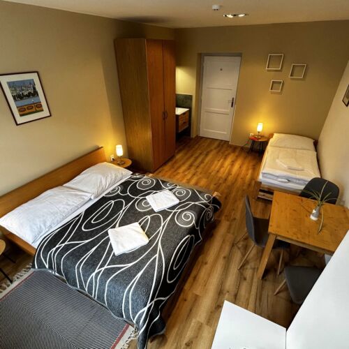 Pokoj Privat 3bed se společnou koupelnou