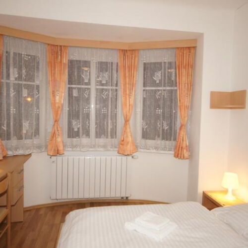 Camera dubla cu aer condiționat cu duș